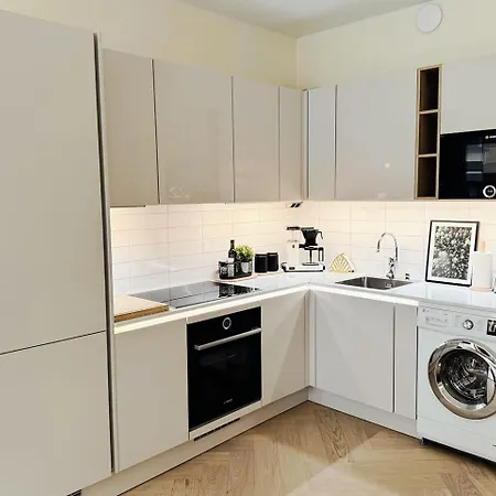 Luxury 3-bedroom On Beautiful Street Of Lägenhet